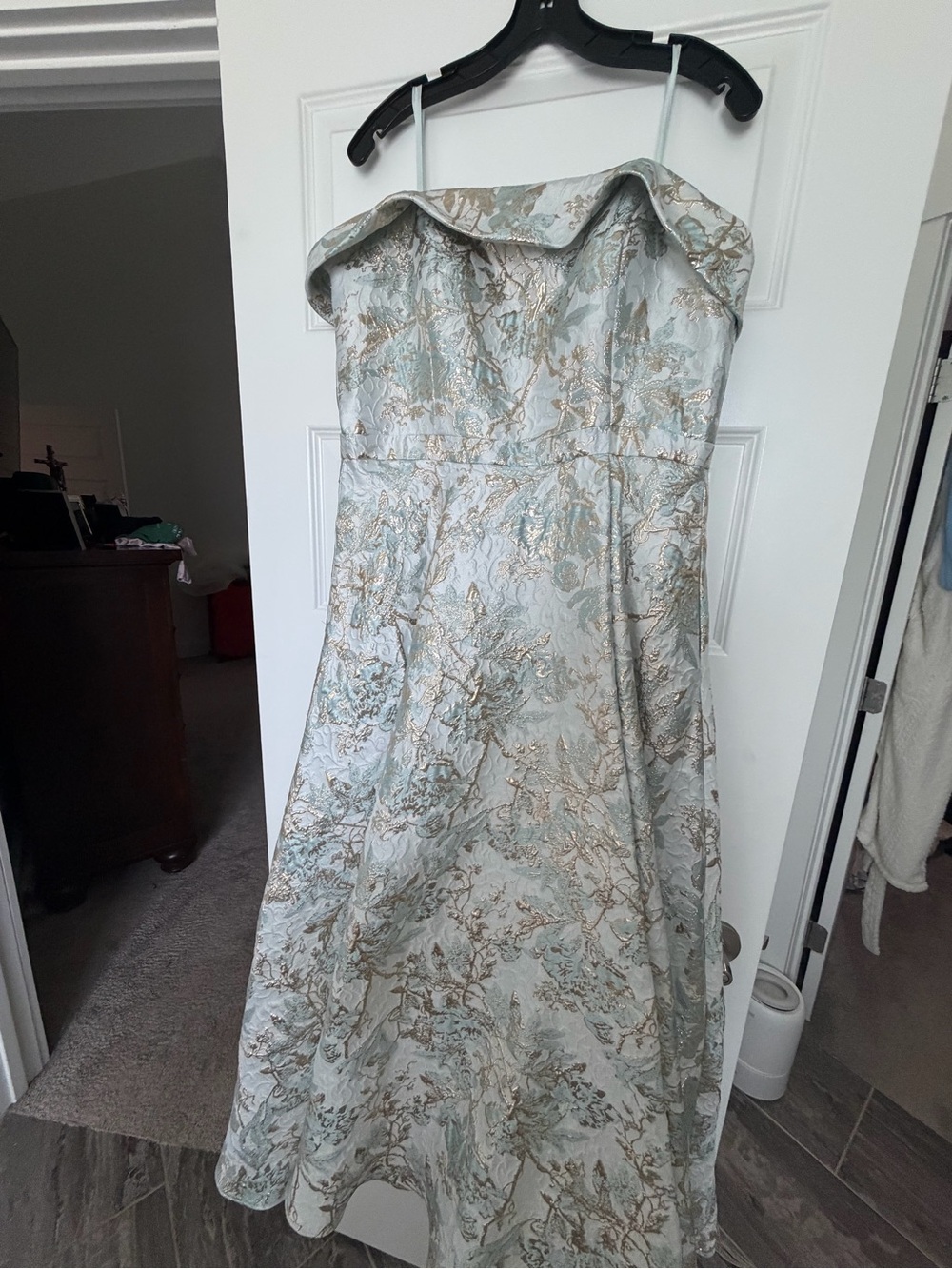 Xscape Mint and Gold Brocade Formal Gown - Picture 2 of 3